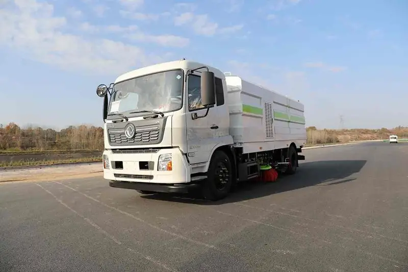 Straßenkehrmaschine